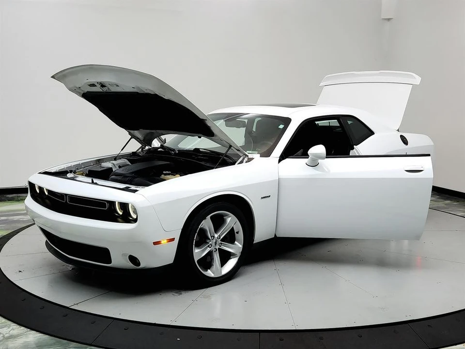 2018 Dodge Challenger 3rd Gen - Image 9 of 12