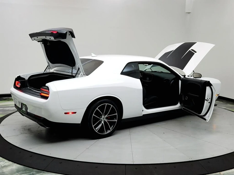 2018 Dodge Challenger SRT8 & 392 3rd Gen - Image 11 of 12