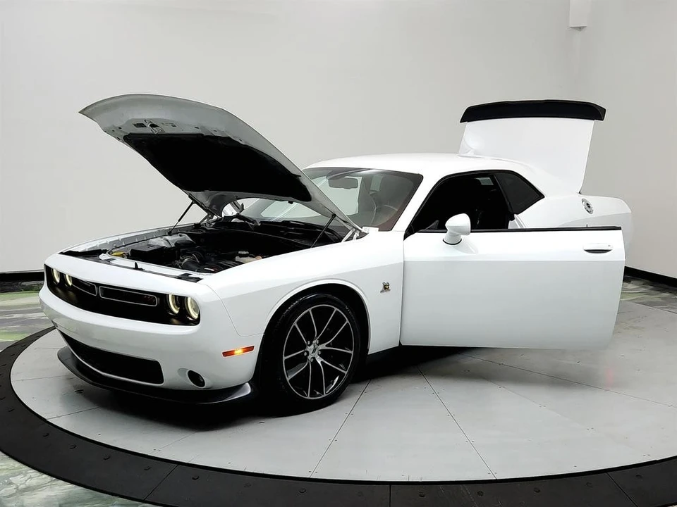2018 Dodge Challenger SRT8 & 392 3rd Gen - Image 9 of 12