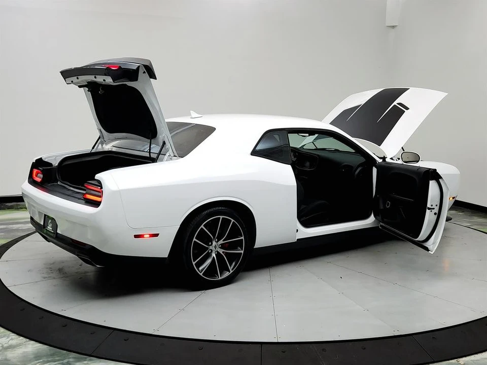 2018 Dodge Challenger SRT8 & 392 3rd Gen - Image 11 of 12