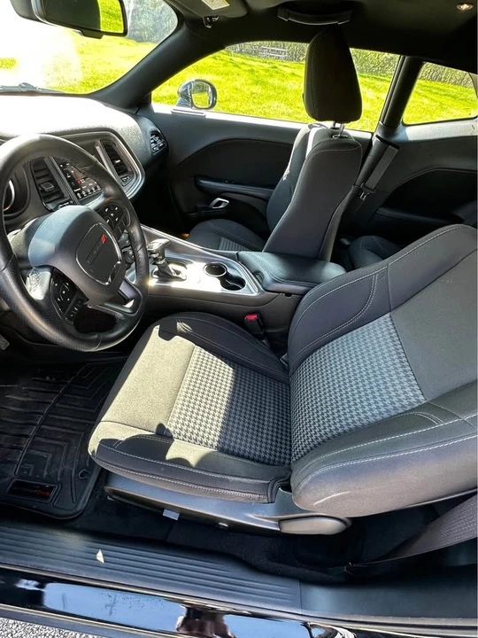 2018 Dodge Challenger 3rd Gen - Image 14 of 17