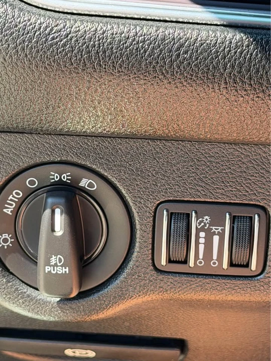 2018 Dodge Challenger 3rd Gen - Image 15 of 15