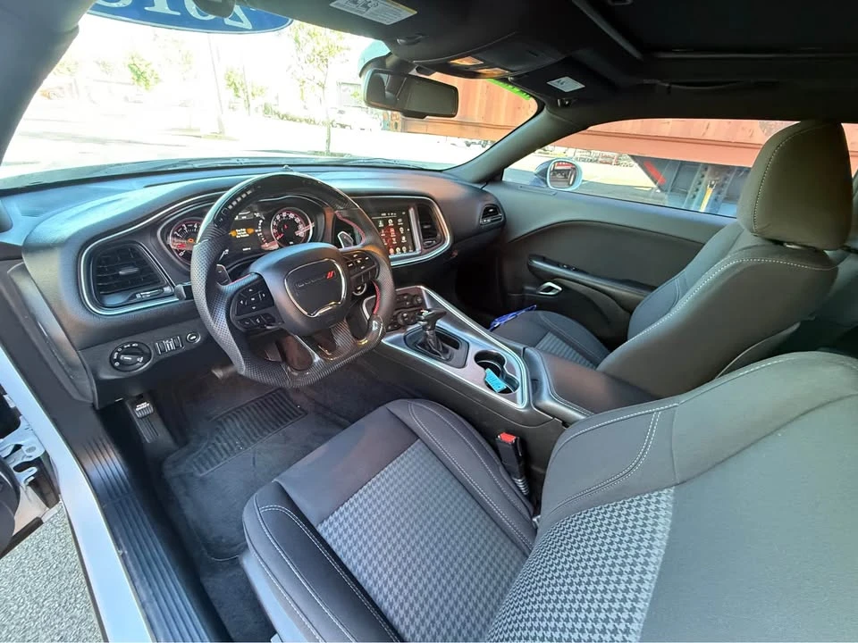 2018 Dodge Challenger 3rd Gen - Image 9 of 14