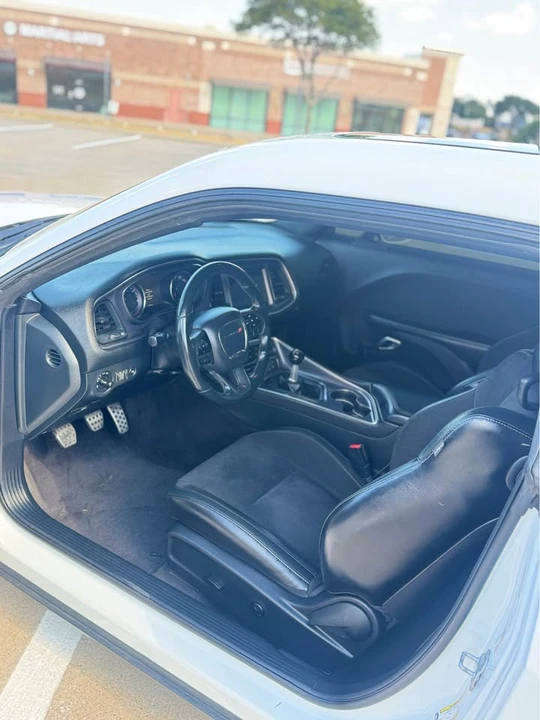 2018 Dodge Challenger 3rd Gen - Image 9 of 13