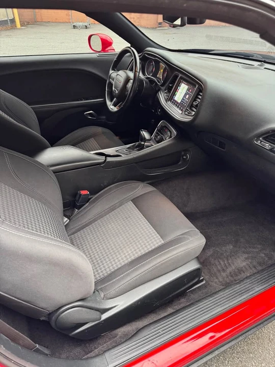 2018 Dodge Challenger 3rd Gen - Image 9 of 16