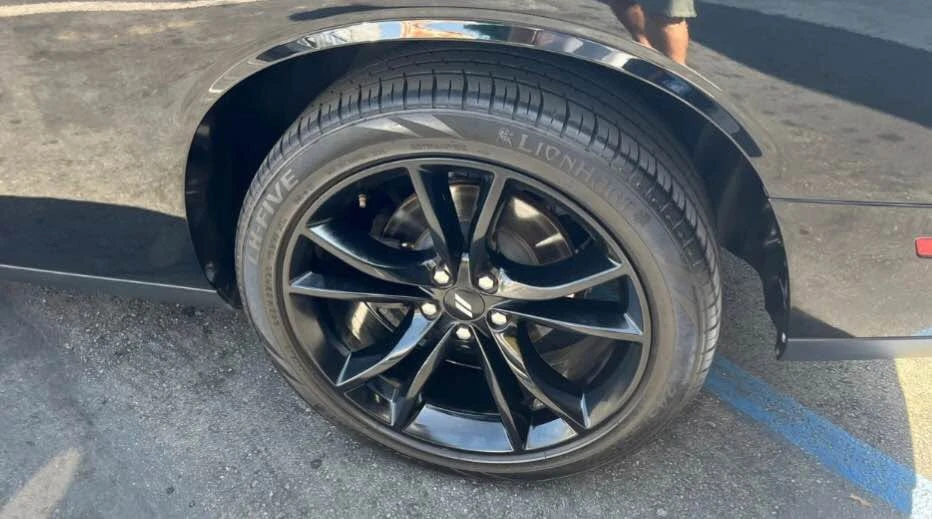 2018 Dodge Challenger 3rd Gen - Image 9 of 10