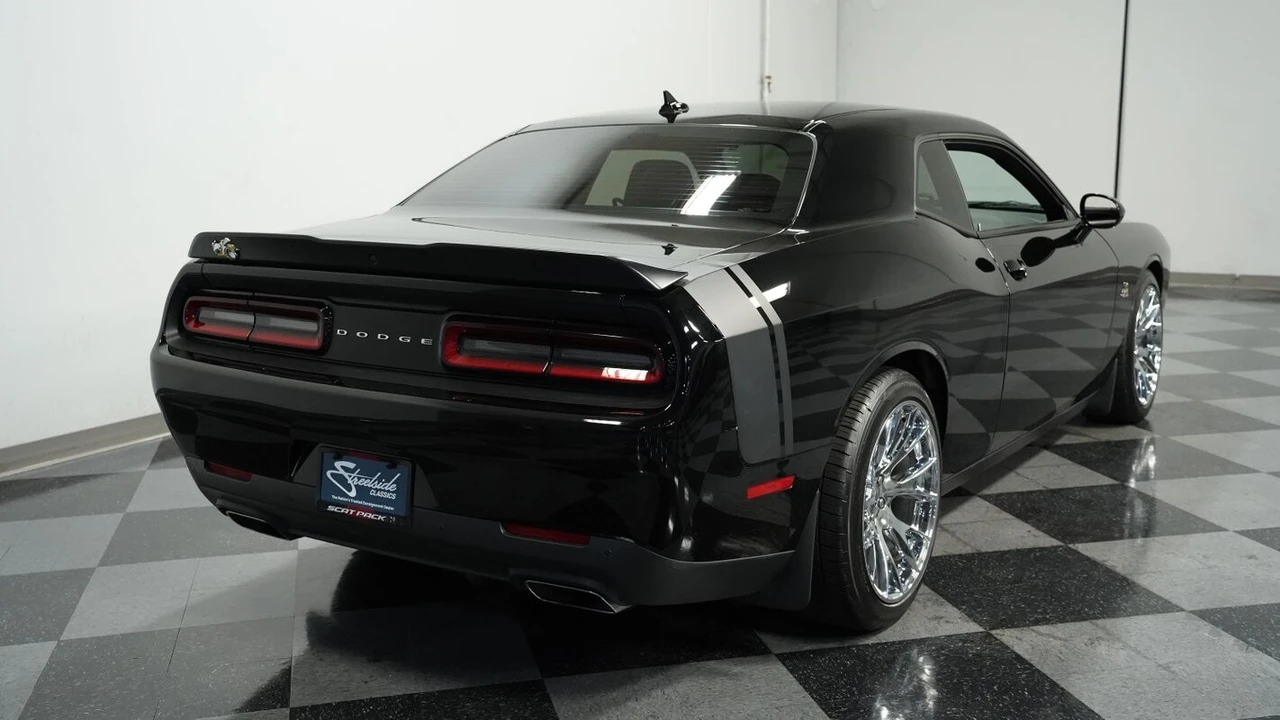 2018 Dodge Challenger SRT8 & 392 3rd Gen - Image 11 of 12