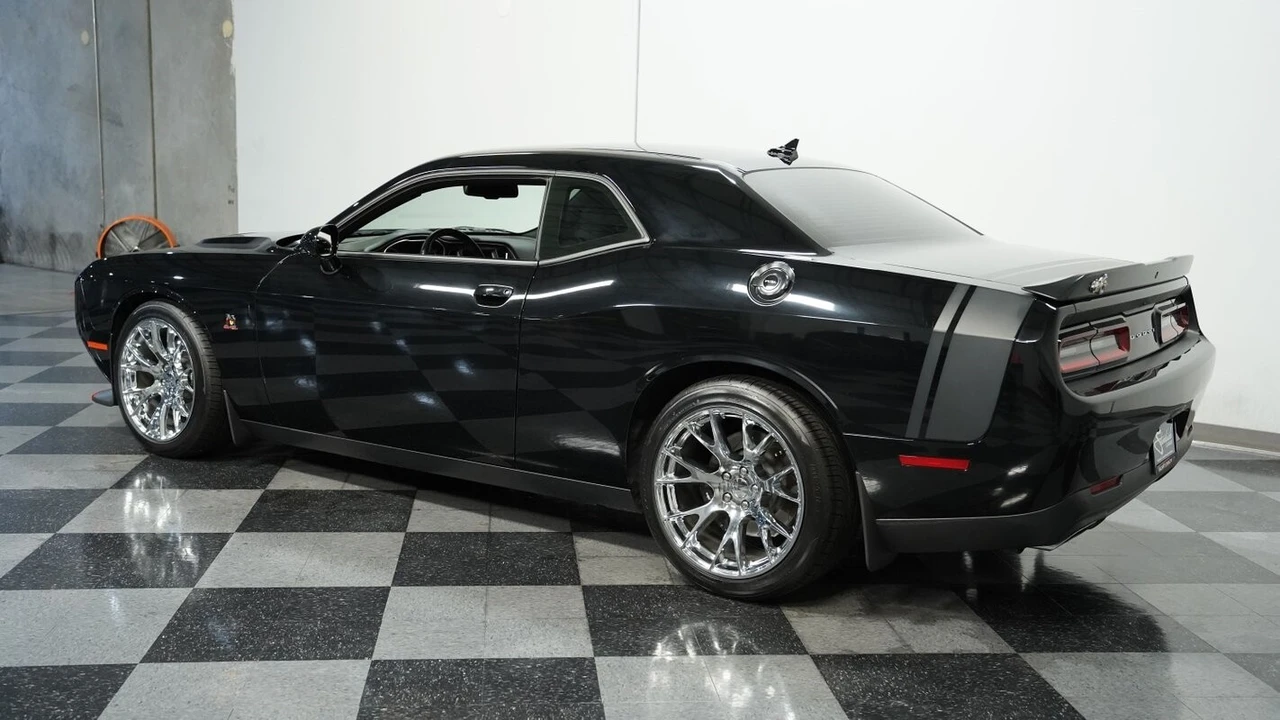 2018 Dodge Challenger SRT8 & 392 3rd Gen - Image 8 of 12