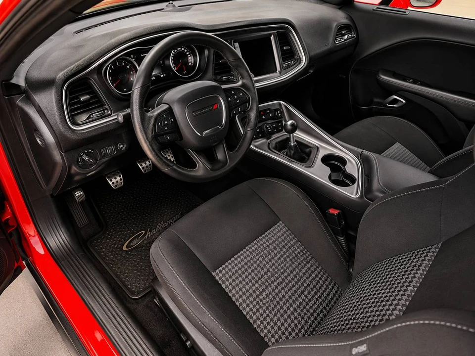 2018 Dodge Challenger 3rd Gen - Image 9 of 10