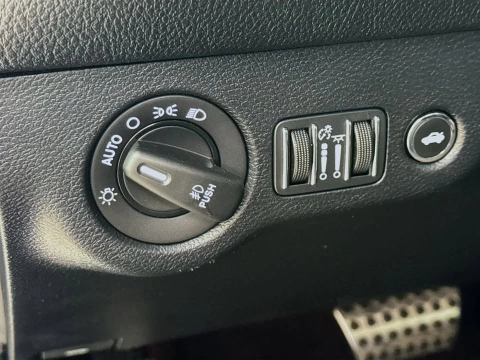 2018 Dodge Challenger 3rd Gen - Image 10 of 20