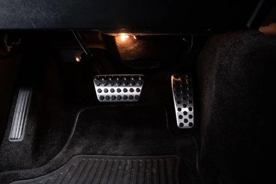 2018 Dodge Challenger - Image 13 of 31