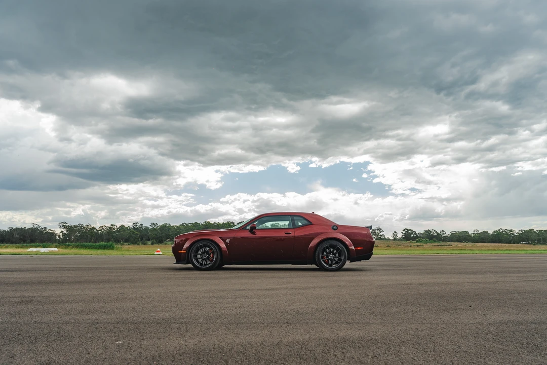 2018 Dodge Challenger SRT Hellcat 3rd Gen - Image 16 of 31