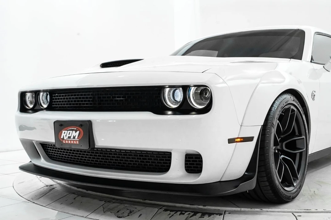 2018 Dodge Challenger SRT Hellcat 3rd Gen - Image 19 of 31
