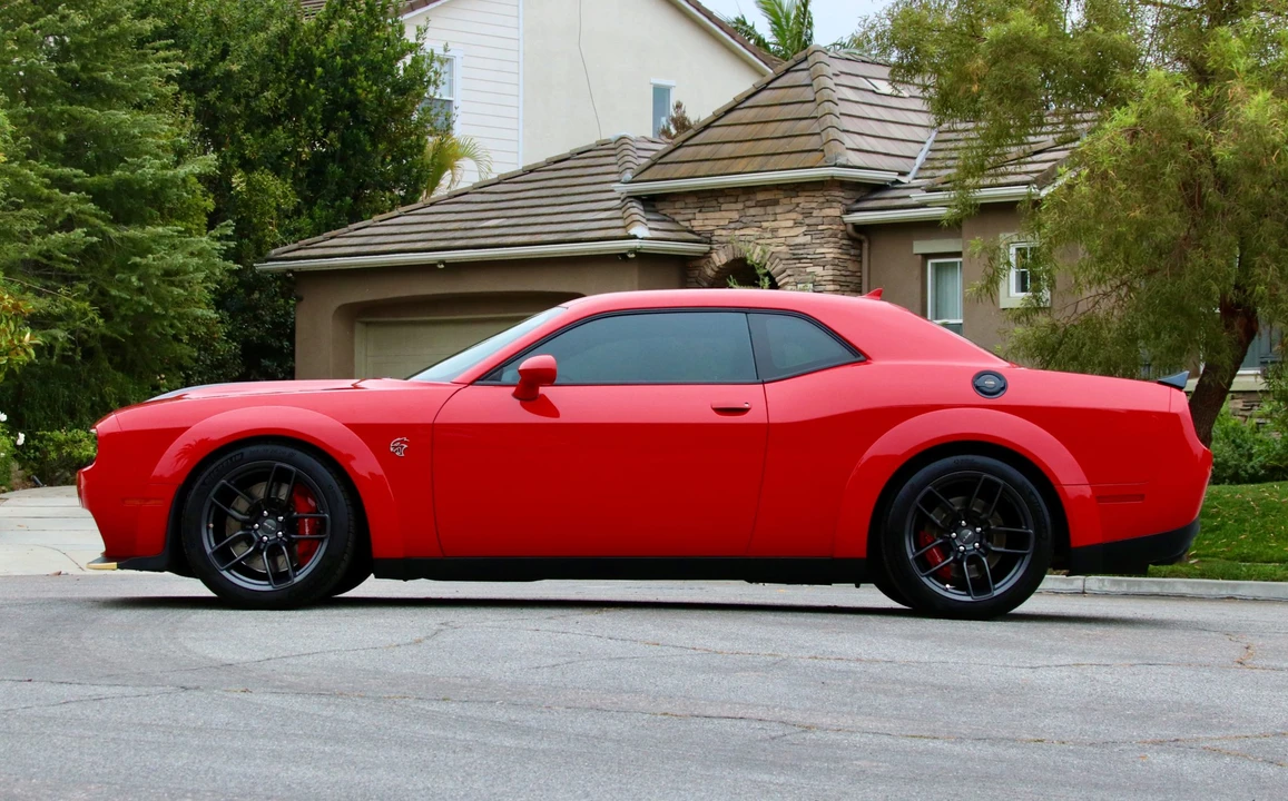 2018 Dodge Challenger SRT Hellcat 3rd Gen - Image 9 of 31