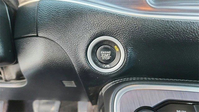 2018 Dodge Challenger 3rd Gen - Image 15 of 20
