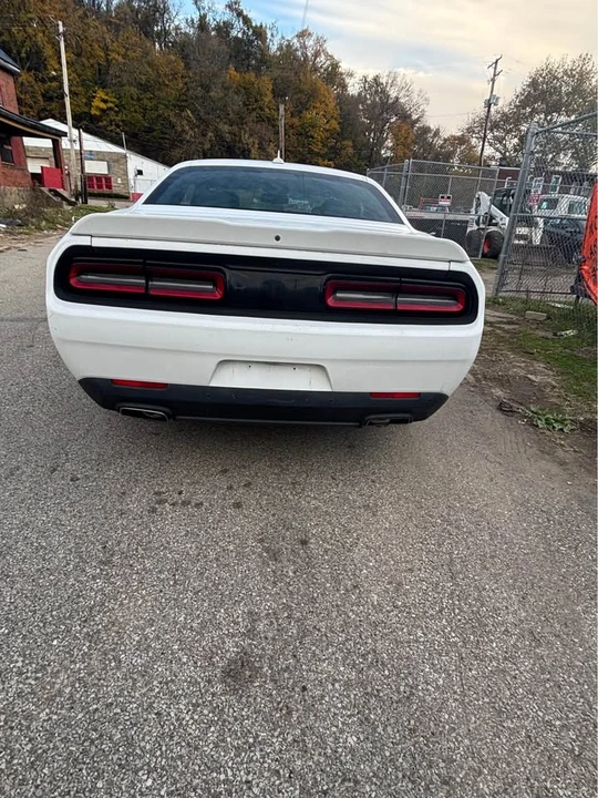 2018 Dodge Challenger 3rd Gen - Image 4 of 15