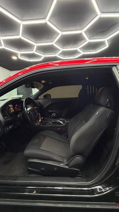 2018 Dodge Challenger - Image 10 of 13