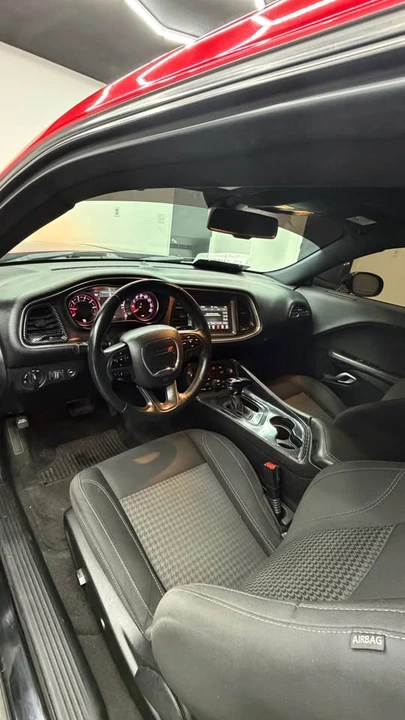 2018 Dodge Challenger - Image 9 of 13
