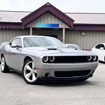 2018 Dodge Challenger SXT Coupe 2D