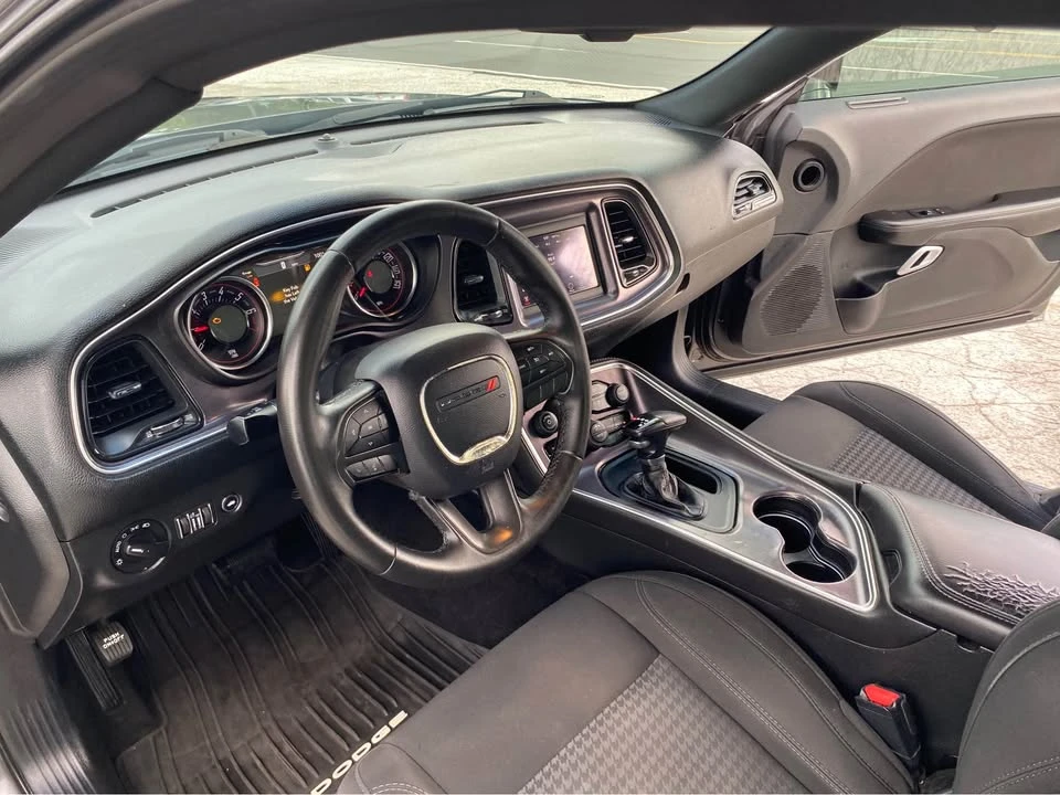 2018 Dodge Challenger 3rd Gen - Image 9 of 17
