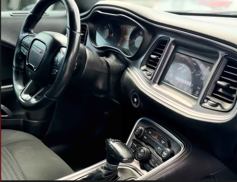 2018 Dodge Challenger 3rd Gen - Image 10 of 17
