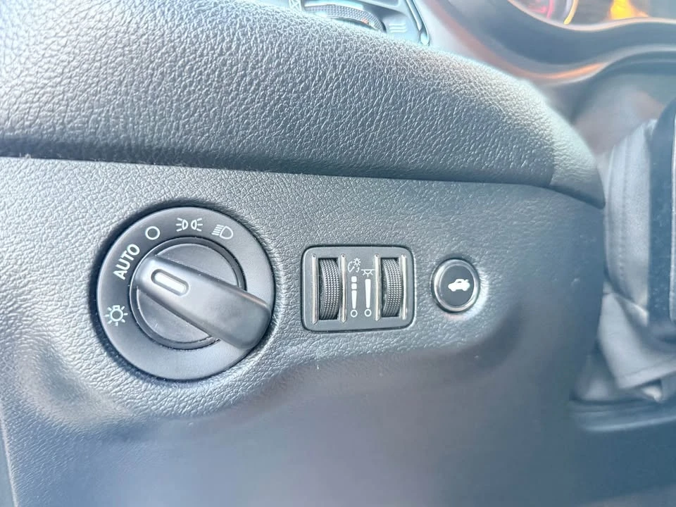 2018 Dodge Challenger 3rd Gen - Image 12 of 16