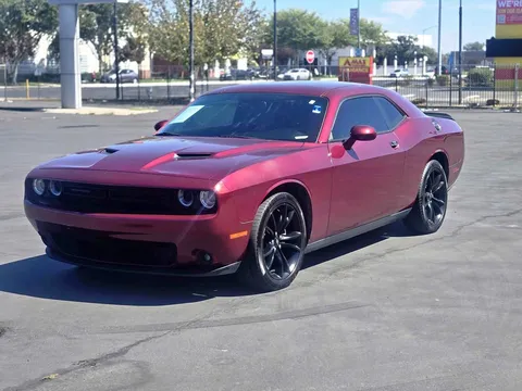 2018 Dodge Challenger SXT Coupe 2D