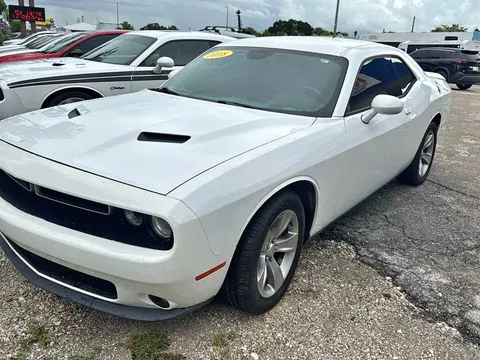 2018 Dodge Challenger SXT Coupe 2D