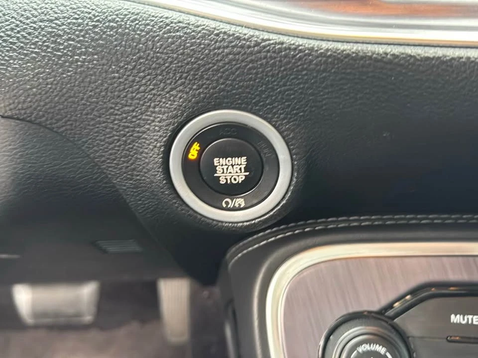 2018 Dodge Challenger 3rd Gen - Image 15 of 20