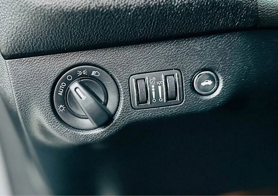 2018 Dodge Challenger 3rd Gen - Image 7 of 16