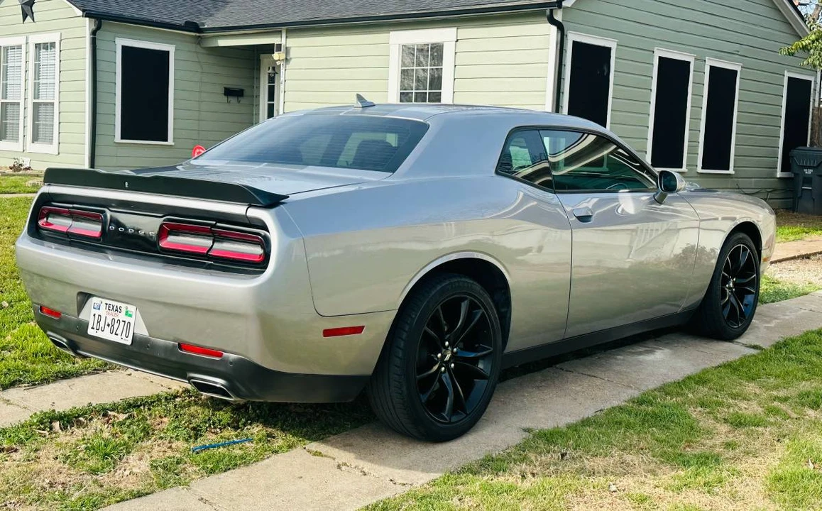 2018 Dodge Challenger 3rd Gen - Image 9 of 10