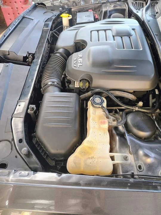 2018 Dodge Challenger 3rd Gen - Image 9 of 10