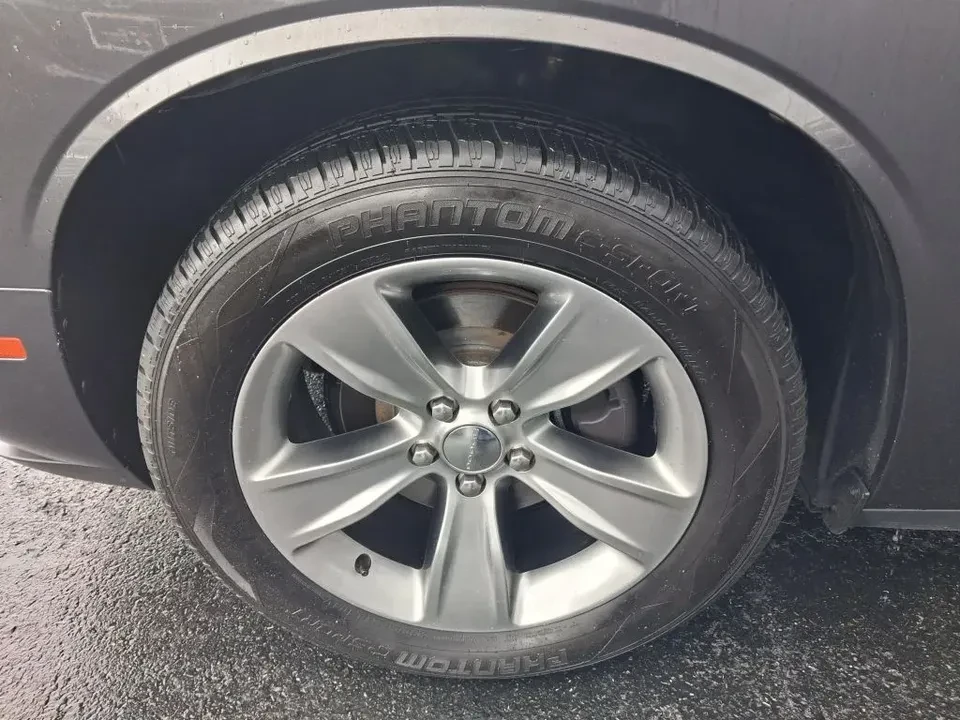 2018 Dodge Challenger 3rd Gen - Image 9 of 16