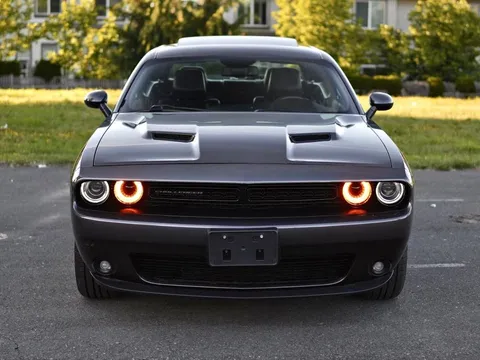 2018 Dodge Challenger SXT Plus