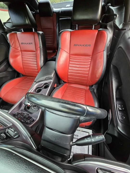 2018 Dodge Challenger 3rd Gen - Image 16 of 19
