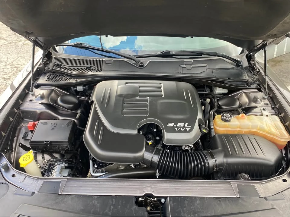 2018 Dodge Challenger 3rd Gen - Image 17 of 18