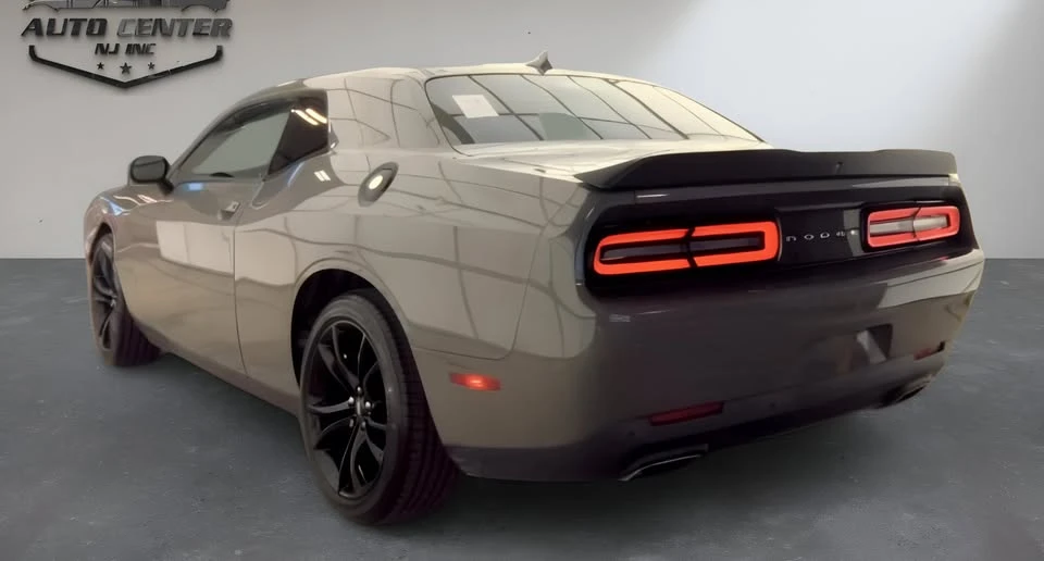 2018 Dodge Challenger 3rd Gen - Image 4 of 15