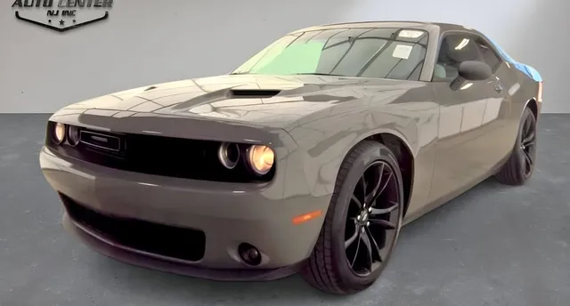 2018 Dodge Challenger SXT Plus RWD