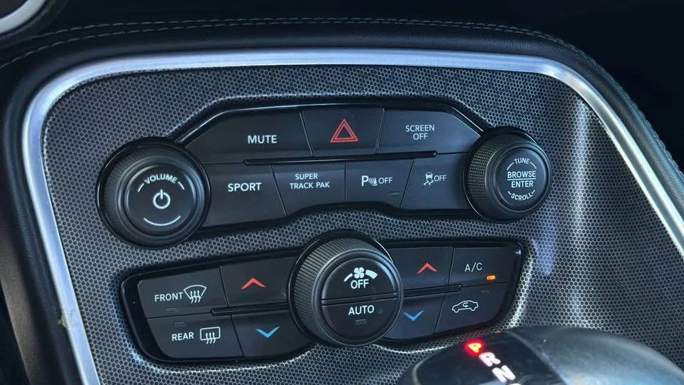 2018 Dodge Challenger 3rd Gen - Image 12 of 17