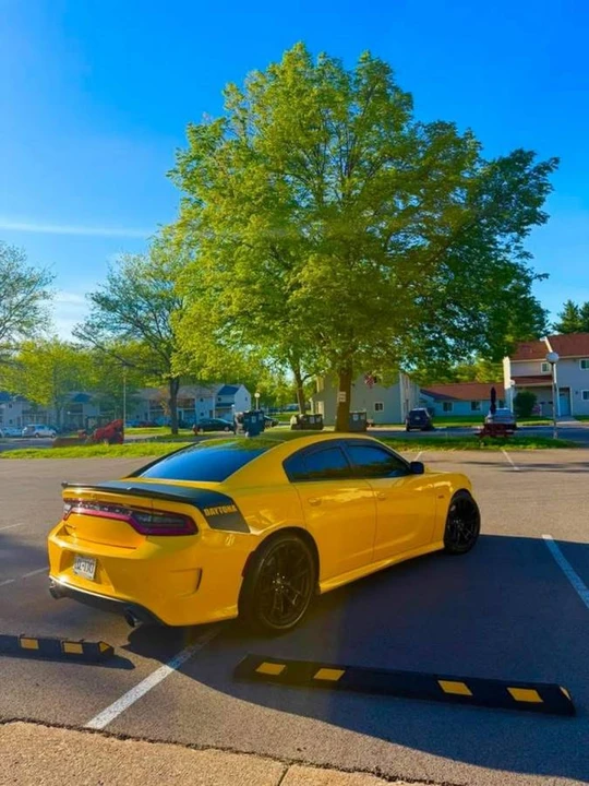 2018 Dodge Charger SRT & 392 7th Gen - Image 4 of 11