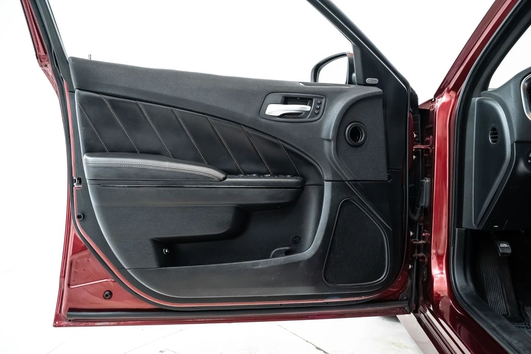 2018 Dodge Charger SRT & 392 7th Gen - Image 16 of 31