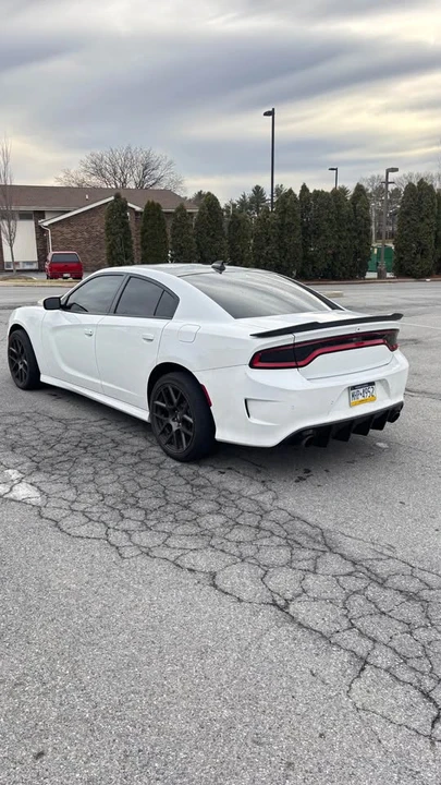 2018 Dodge Charger 7th Gen - Image 4 of 10