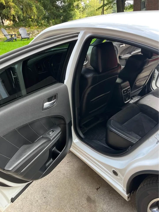 2018 Dodge Charger 7th Gen - Image 9 of 17
