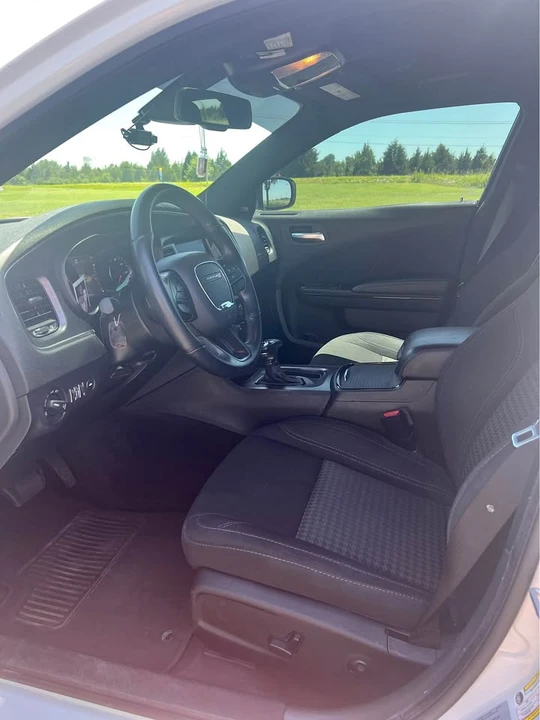 2018 Dodge Charger 7th Gen - Image 9 of 17