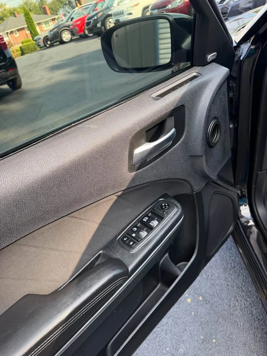 2018 Dodge Charger 7th Gen - Image 10 of 16