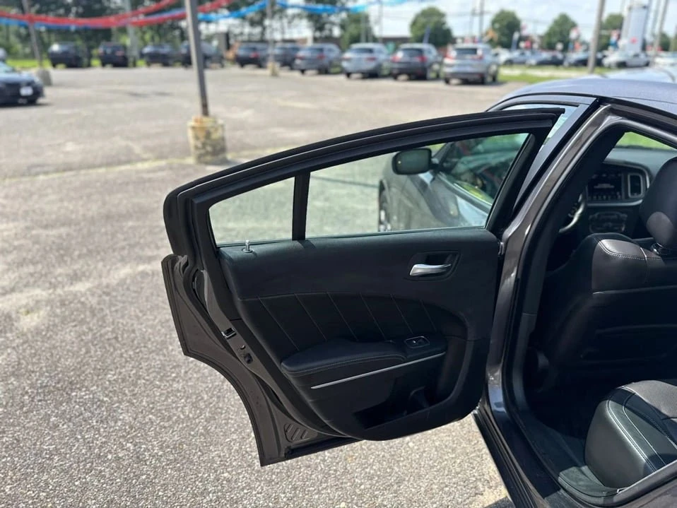2018 Dodge Charger 7th Gen - Image 13 of 20