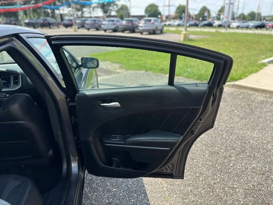 2018 Dodge Charger 7th Gen - Image 17 of 20