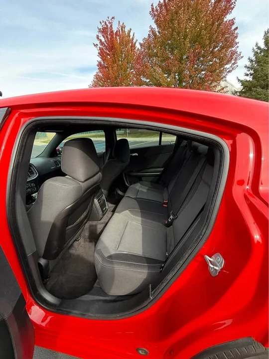 2018 Dodge Charger 7th Gen - Image 9 of 10
