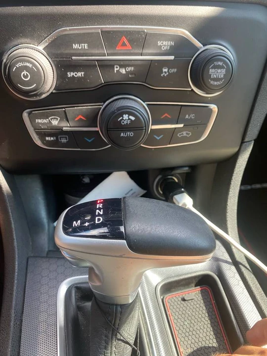 2018 Dodge Charger 7th Gen - Image 9 of 15