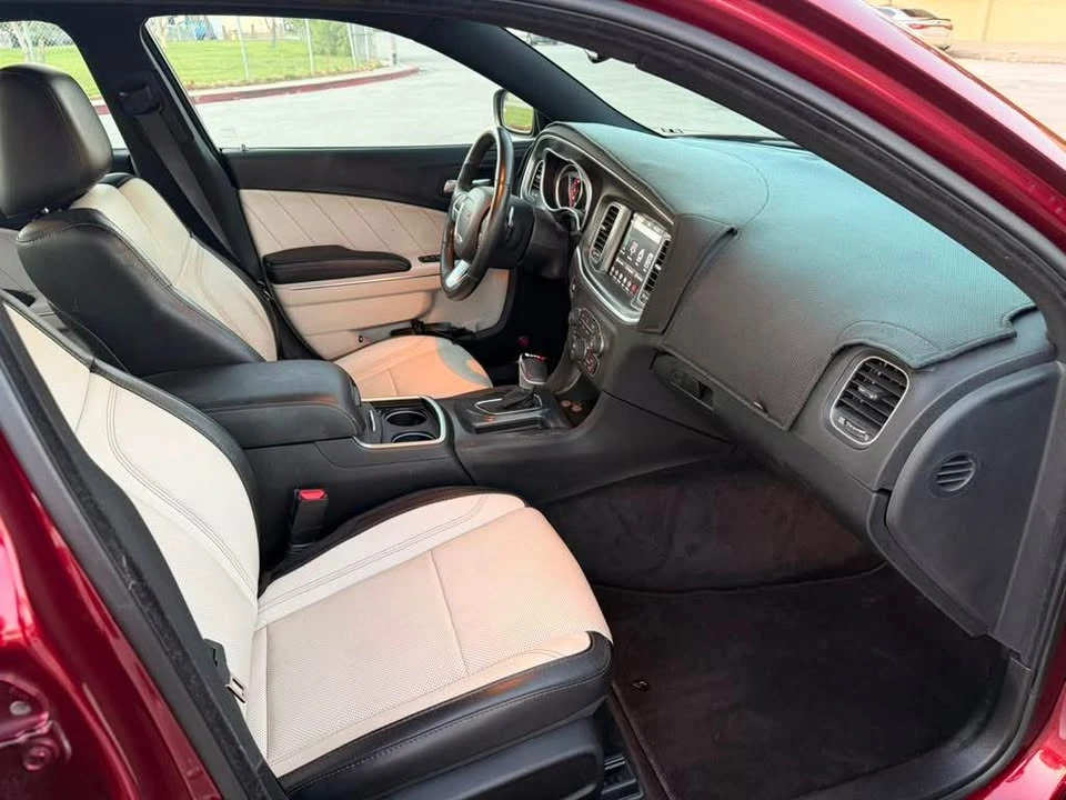 2018 Dodge Charger 7th Gen - Image 13 of 19